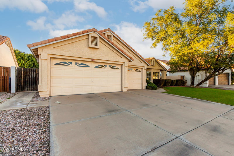 3842 Hawthorn Dr, Chandler, AZ 85248