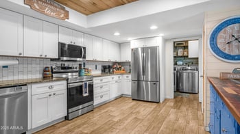 3842 Mauna Loa Ln, Phoenix, AZ 85053