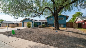 3842 Mauna Loa Ln, Phoenix, AZ 85053