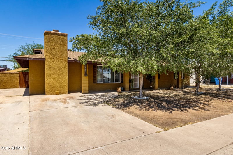 3842 Ocotillo Rd, Phoenix, AZ 85019