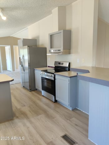 38429 27th Ave, Phoenix, AZ 85086