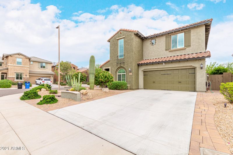 3843 E Melinda Dr, Phoenix, AZ 85050