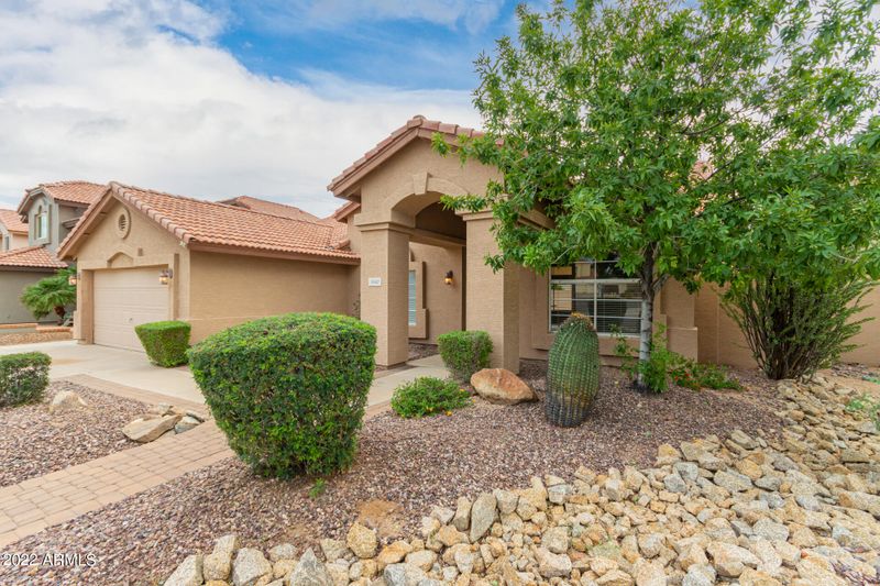 3847 E Glenhaven Dr, Phoenix, AZ 85048