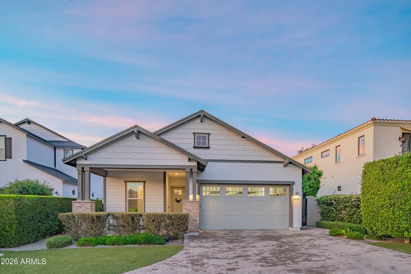3850 Crittenden Ln, Phoenix, AZ 85018