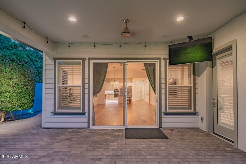 3850 Crittenden Ln, Phoenix, AZ 85018
