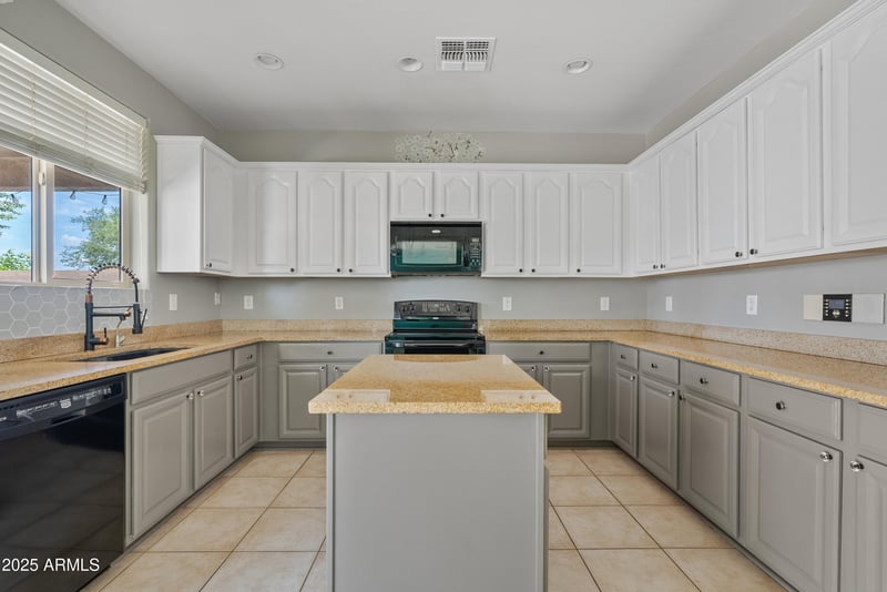 3850 Longhorn St, San Tan Valley, AZ 85140