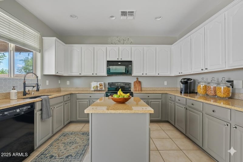 3850 Longhorn St, San Tan Valley, AZ 85140