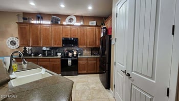 38507 27th Ave, Phoenix, AZ 85086