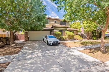 3852 Comstock Dr, Gilbert, AZ 85296