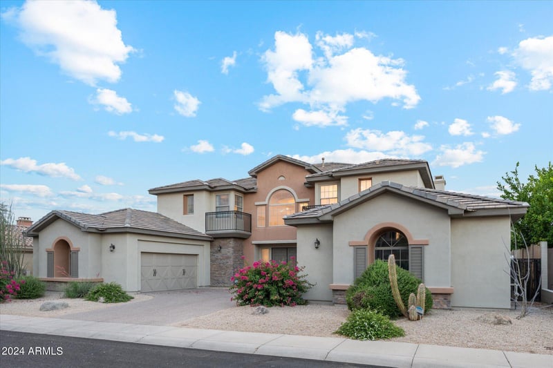 3852 Expedition Way, Phoenix, AZ 85050