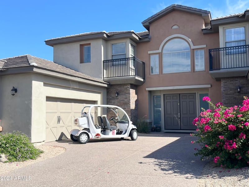 3852 Expedition Way, Phoenix, AZ 85050