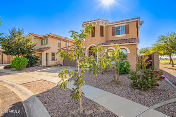 3853 Claxton Ave, Gilbert, AZ 85297