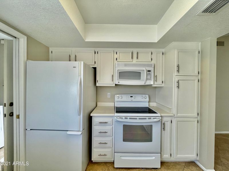 3854 E Whitney Ln, Phoenix, AZ 85032