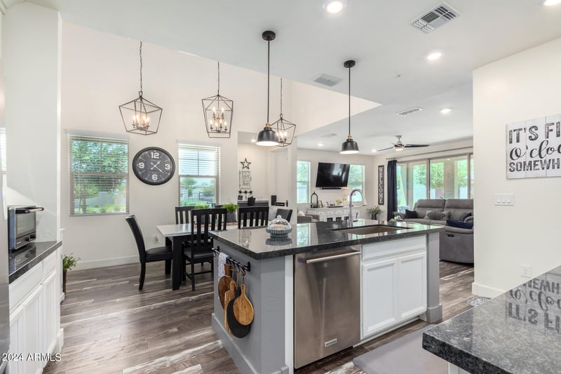 3855 Mcqueen Rd #24, Chandler, AZ 85286