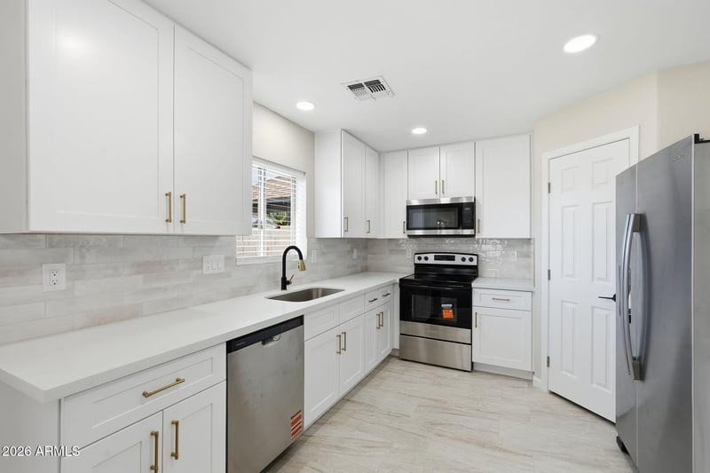 38550 N La Grange Ln, San Tan Valley, AZ 85140