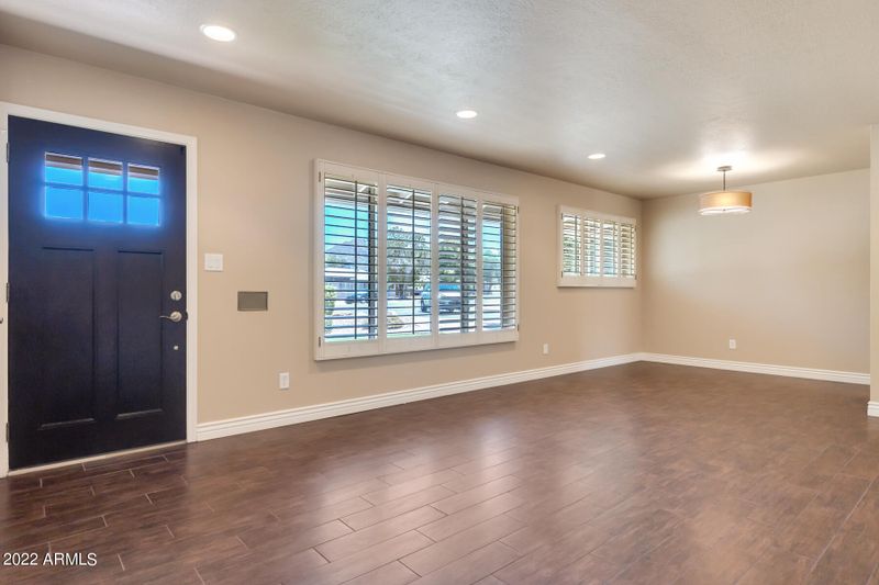 3859 E Clarendon Ave, Phoenix, AZ 85018