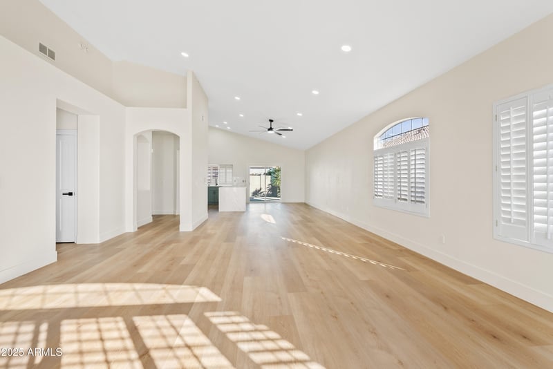 386 Pecan Pl, Tempe, AZ 85284