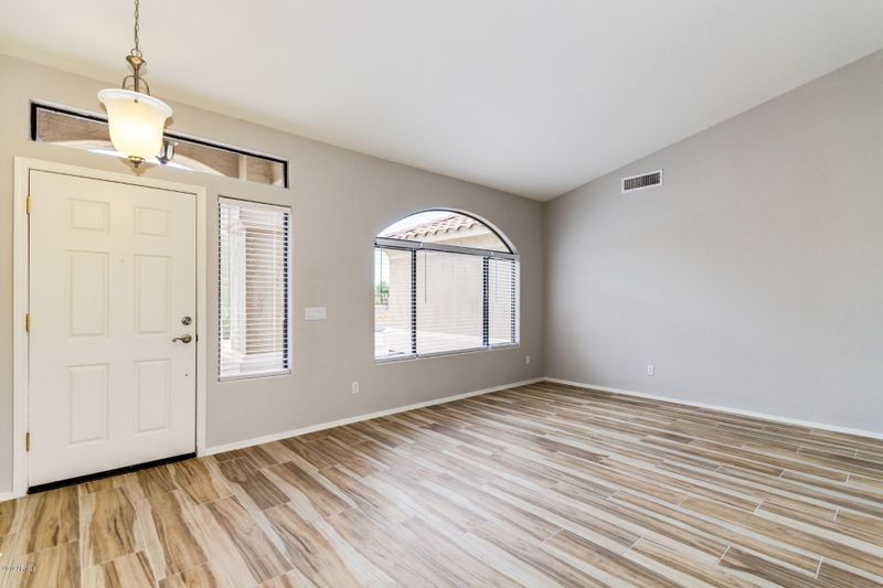 38600 N 5th St, Phoenix, AZ 85086