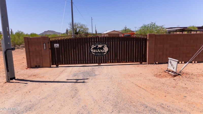 38608 N Central Ave, Phoenix, AZ 85086