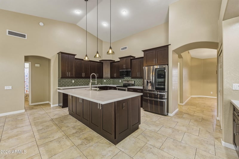 3861 E Amberwood Dr, Phoenix, AZ 85048