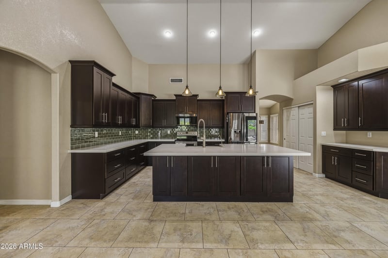 3861 E Amberwood Dr, Phoenix, AZ 85048