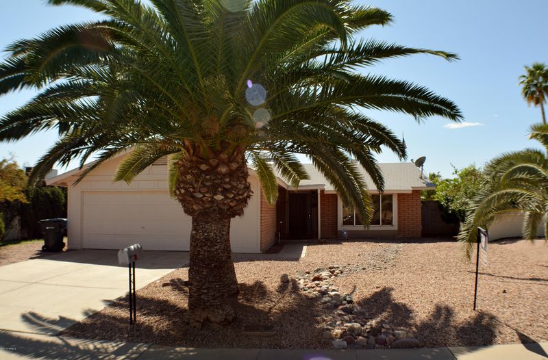3861 E Larkspur Dr, Phoenix, AZ 85032