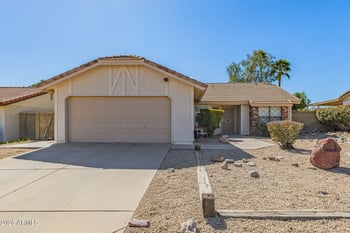 3861 Salinas St, Phoenix, AZ 85044