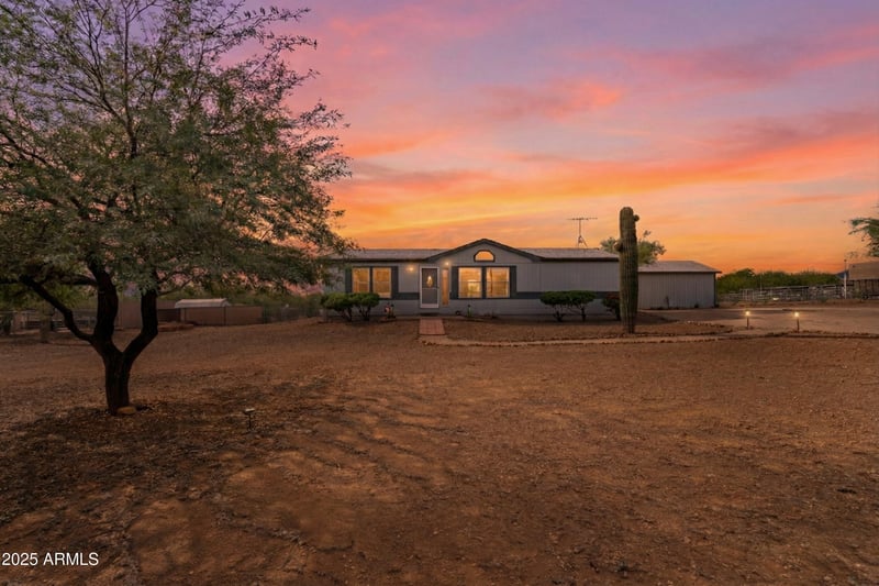 38644 12th St, Phoenix, AZ 85086