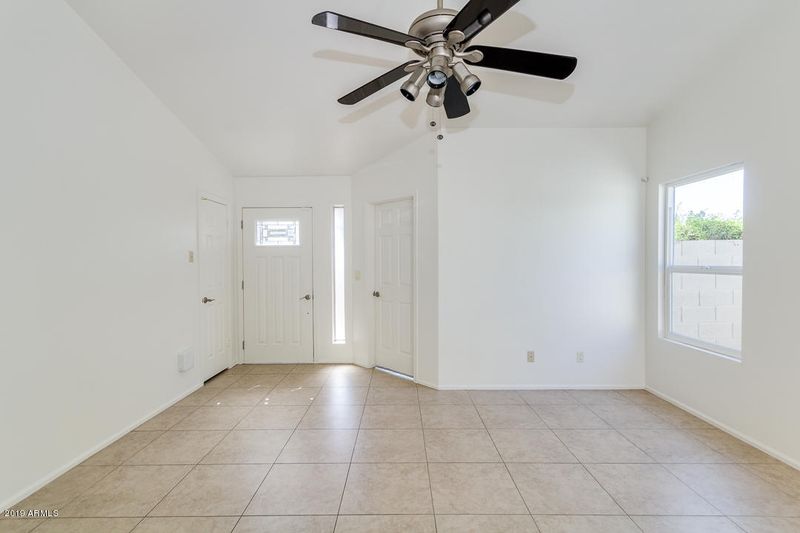 3866 E Whitney Ln, Phoenix, AZ 85032