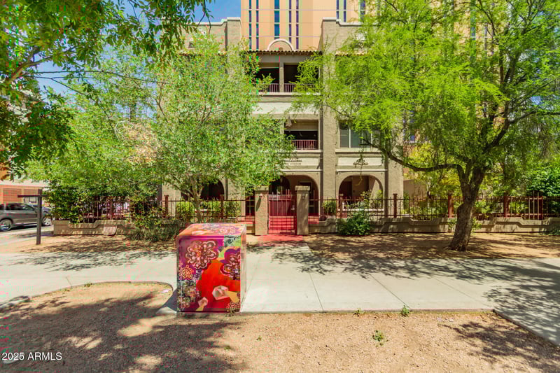 387 2nd Ave #F2, Phoenix, AZ 85003