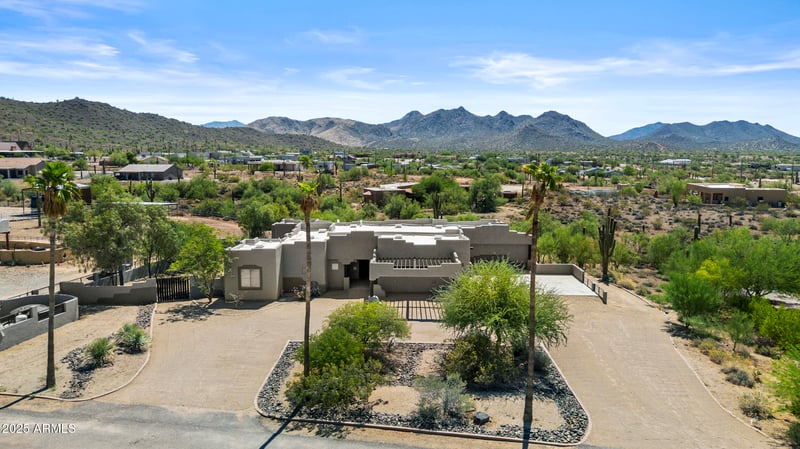 38709 16th Pl, Phoenix, AZ 85086
