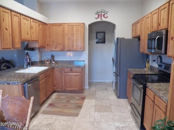 38725 16th Pl, Phoenix, AZ 85086
