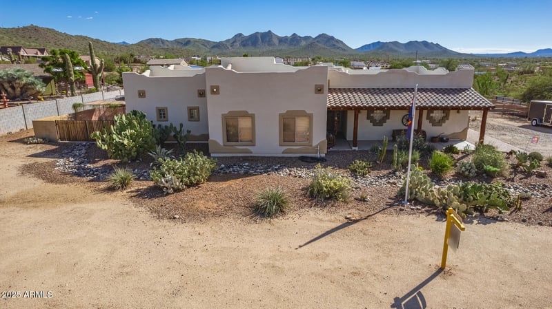 38725 16th Pl, Phoenix, AZ 85086