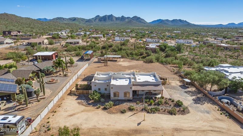 38725 16th Pl, Phoenix, AZ 85086