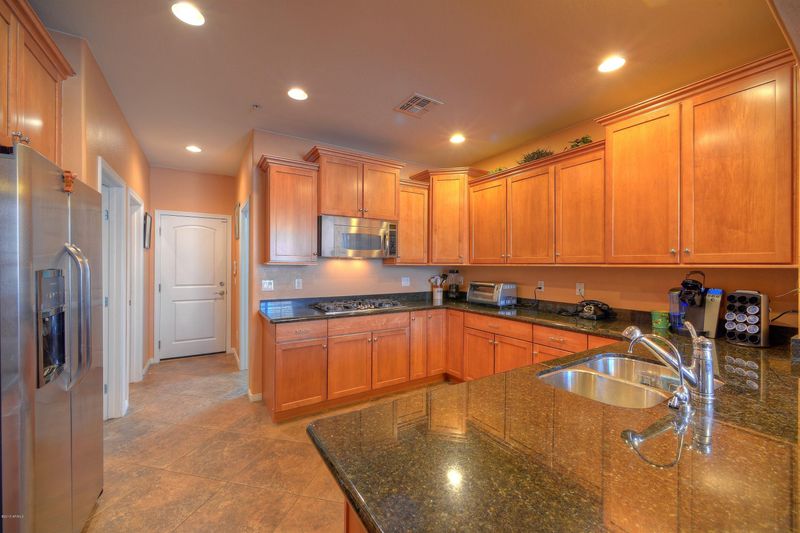 3875 E Cat Balue Dr, Phoenix, AZ 85050