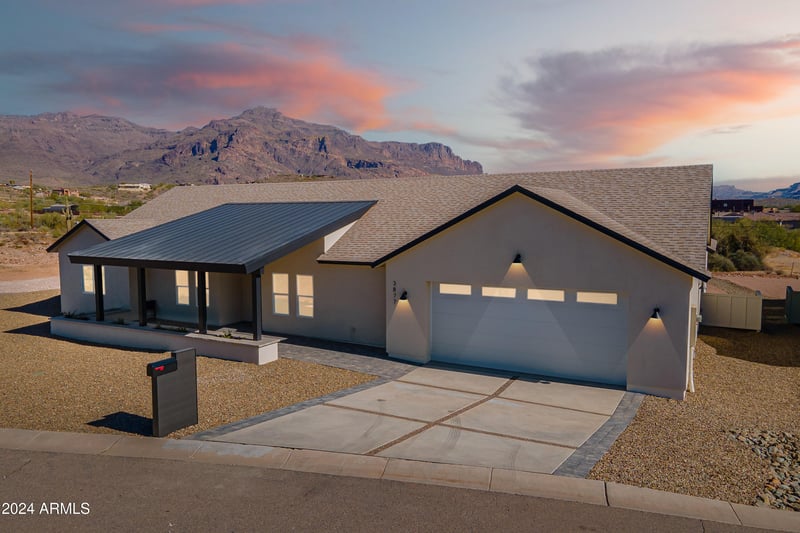 3877 Veronica Ln, Gold Canyon, AZ 85118