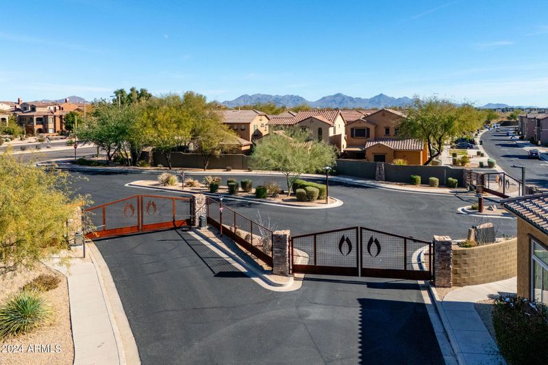 3878 E Cat Balue Dr, Phoenix, AZ 85050