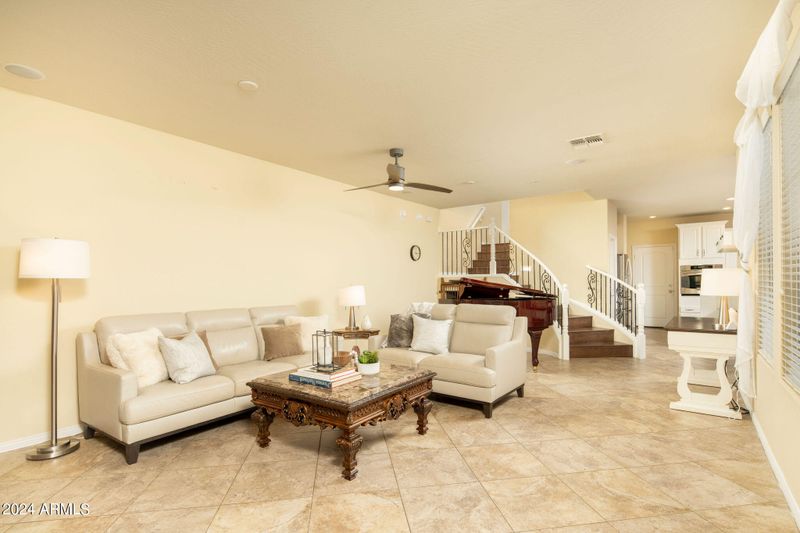 3878 E Cat Balue Dr, Phoenix, AZ 85050