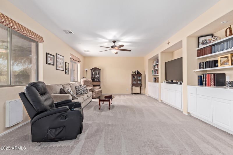 3879 Bridgeport Pw, Gilbert, AZ 85295