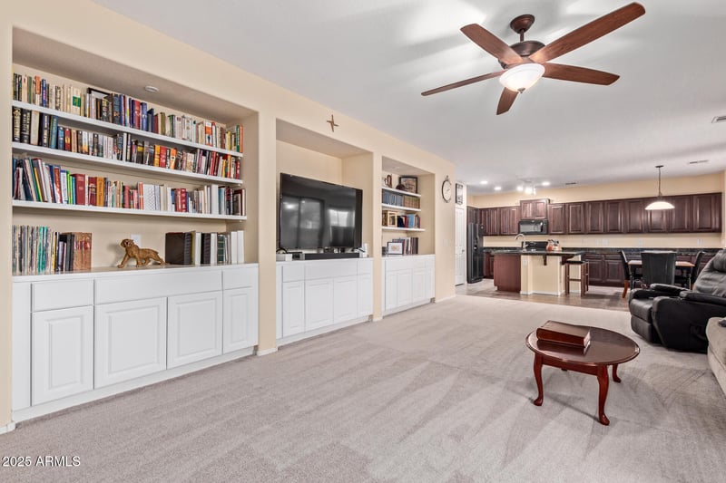 3879 Bridgeport Pw, Gilbert, AZ 85295