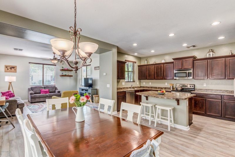 3882 E Santa Fe Ln, Gilbert, AZ 85297