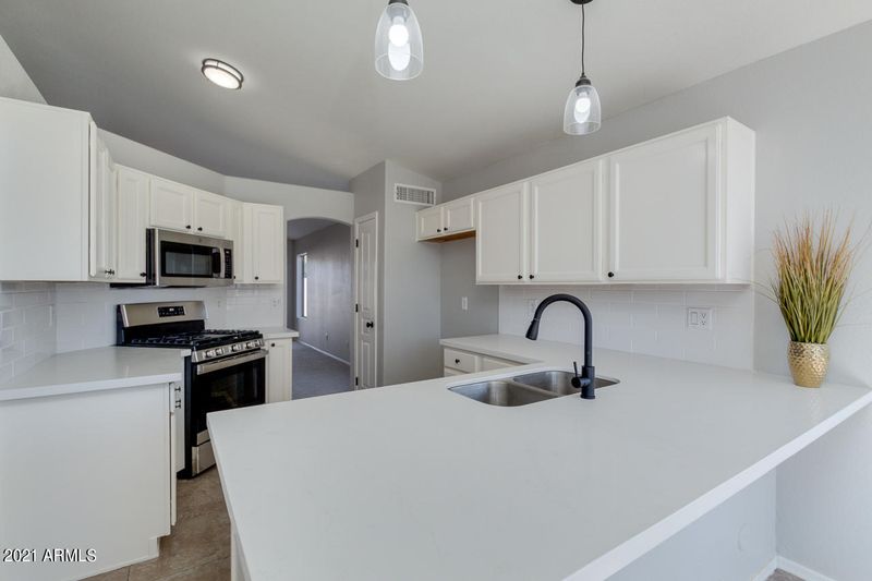 3882 E Vaughn Ave, Gilbert, AZ 85234