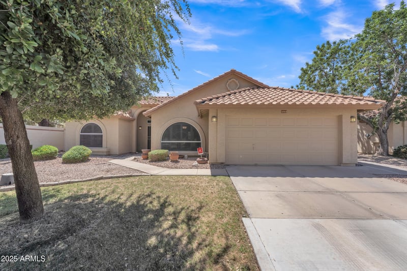 3882 Hawthorn Dr, Chandler, AZ 85248