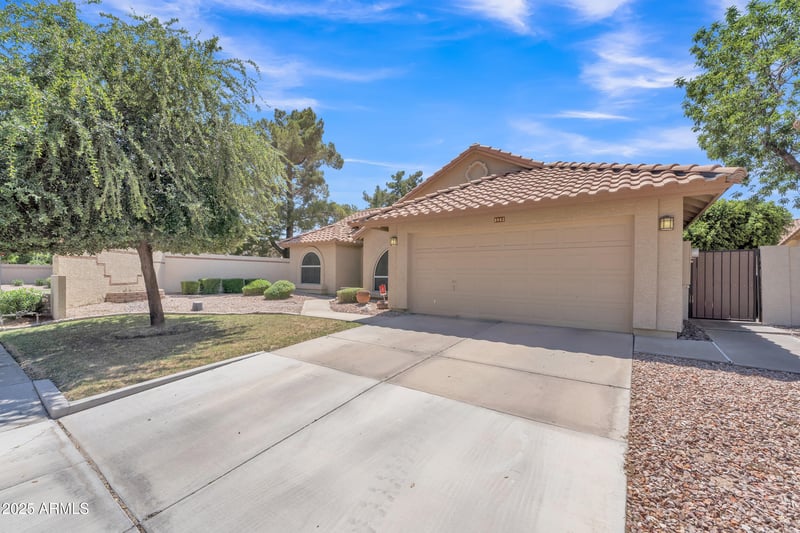 3882 Hawthorn Dr, Chandler, AZ 85248