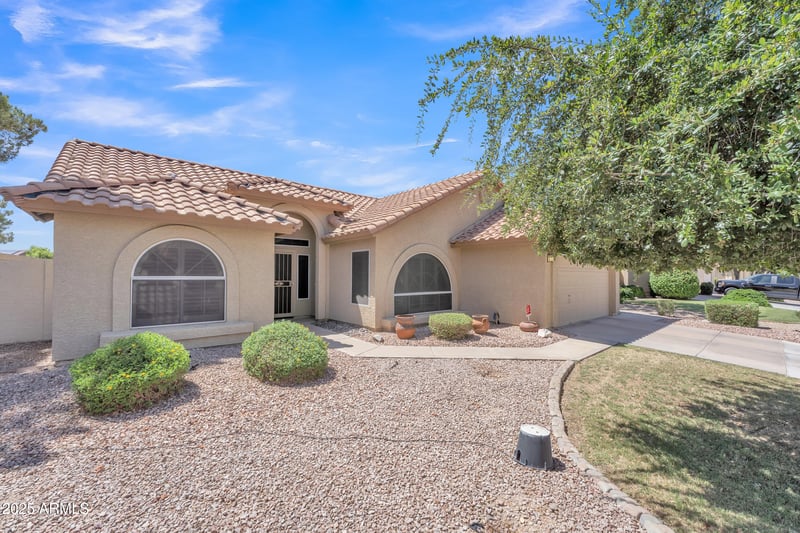 3882 Hawthorn Dr, Chandler, AZ 85248