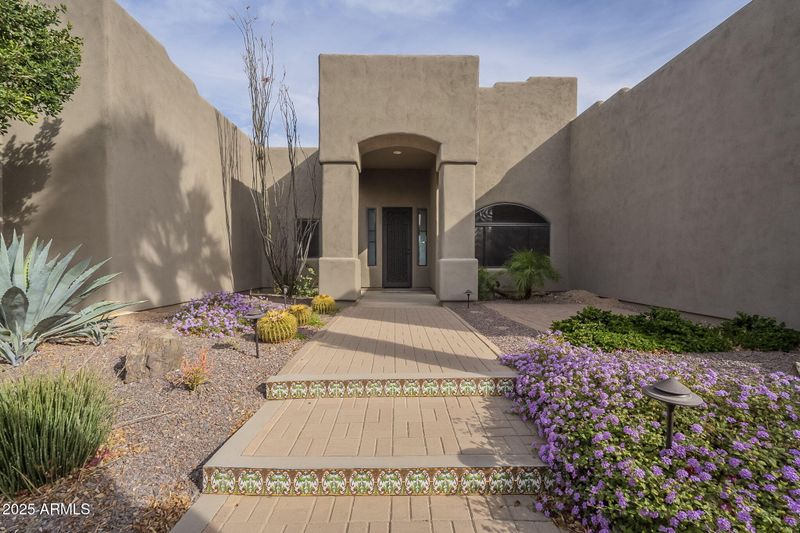 38820 N 10th St, Phoenix, AZ 85086