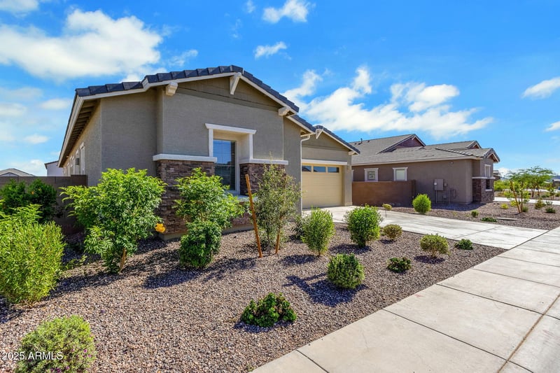 3885 Kenley Ln, San Tan Valley, AZ 85143