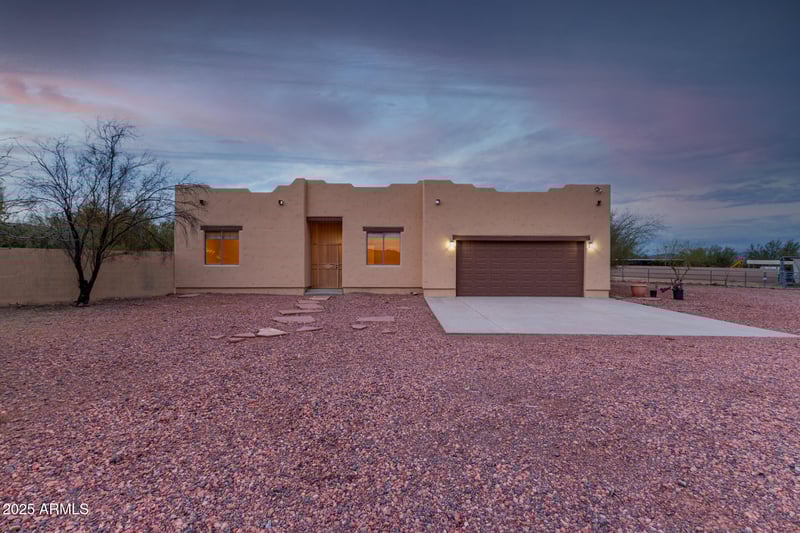 38913 21st Ave, Phoenix, AZ 85086