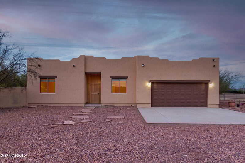 38913 21st Ave, Phoenix, AZ 85086
