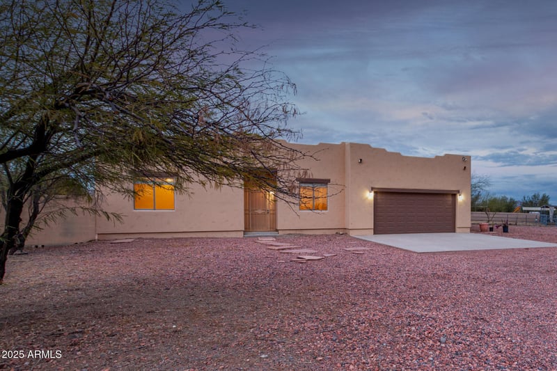 38913 21st Ave, Phoenix, AZ 85086